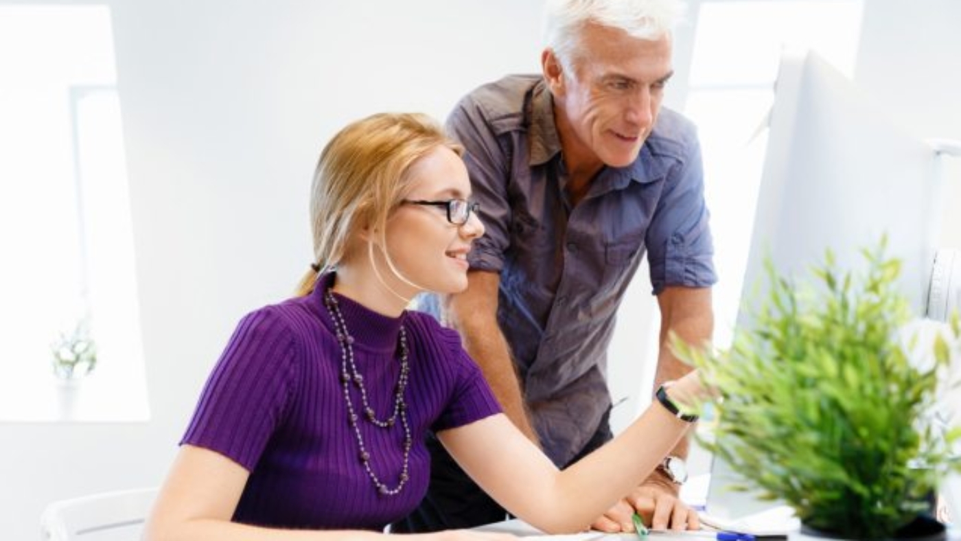 co-workers-working-together